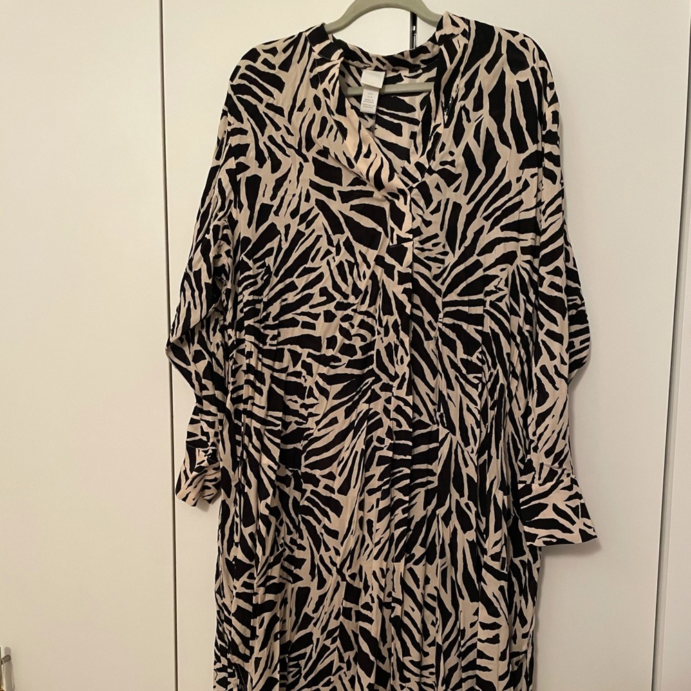 Never worn high/low H&M maxi mumu